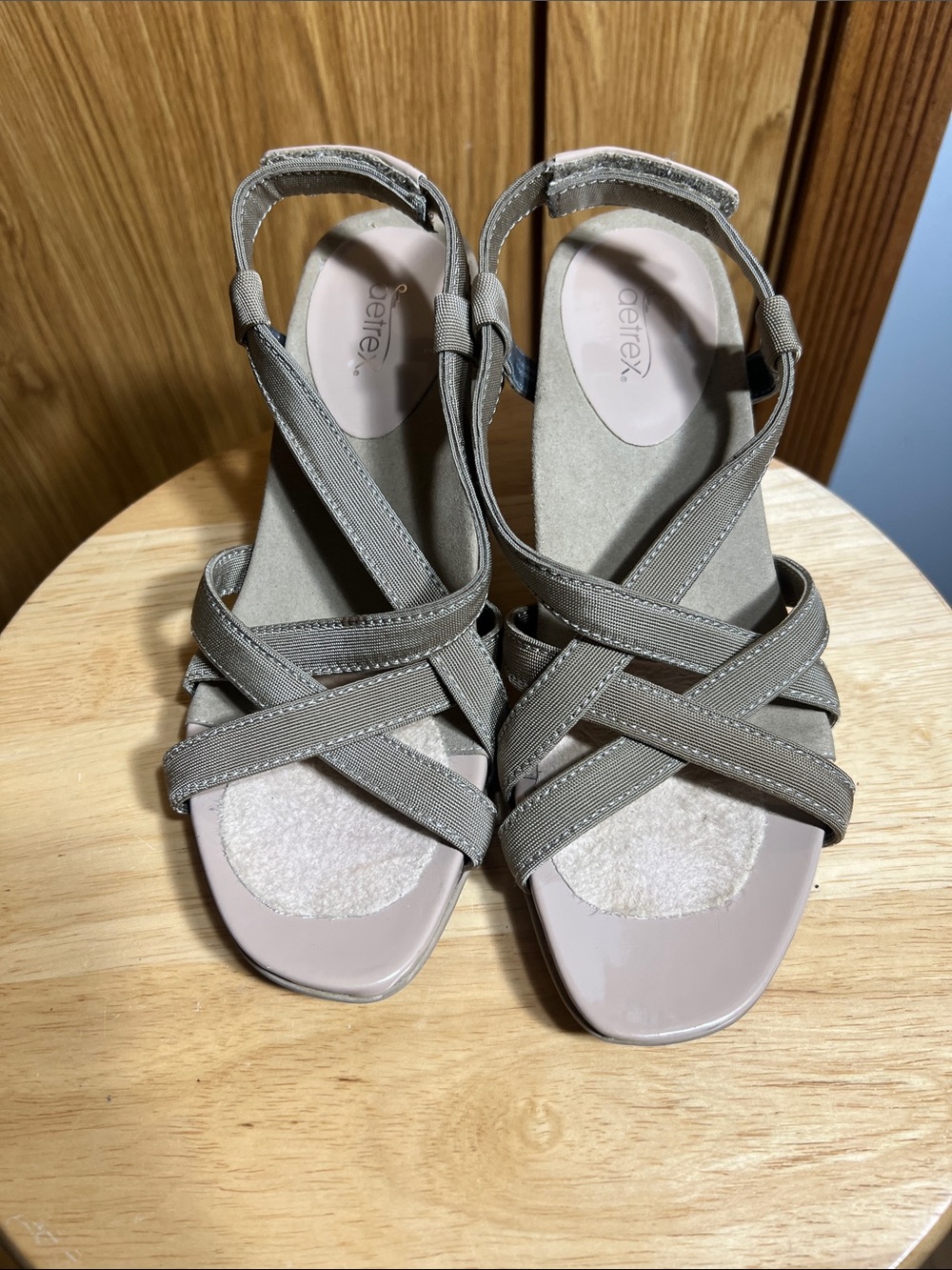 Aetrex Women's Taupe Crisscross Elastic Strap Sandals